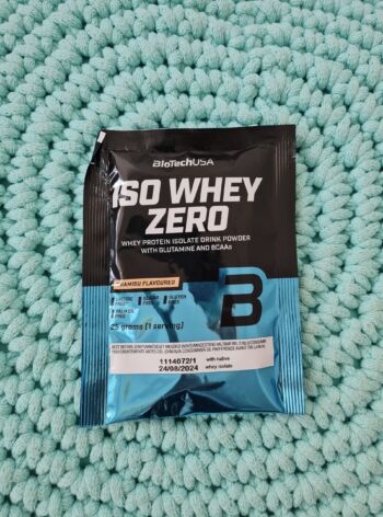 Proteinový prášek Iso Whey Zero (tiramisu) vzorek 25 g – BioTechUSA