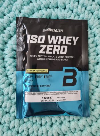 Proteinový prášek Iso Whey Zero (banán) vzorek 25 g – BioTechUSA