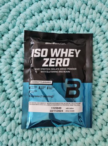 Proteinový prášek Iso Whey Zero (kokos) vzorek 25 g – BioTechUSA