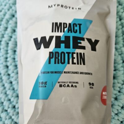 Syrovátkový protein NATURAL STRAWBERRY (= přírodní jahoda) 500 g – MyProtein