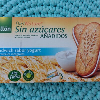 Celozrnné sušenky plněné jogurtové (5x 44 g) 220 g – Gullón
