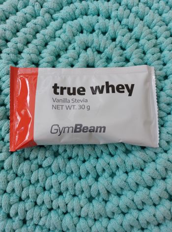 True whey protein (vanilka stévie) 30 g – GymBeam