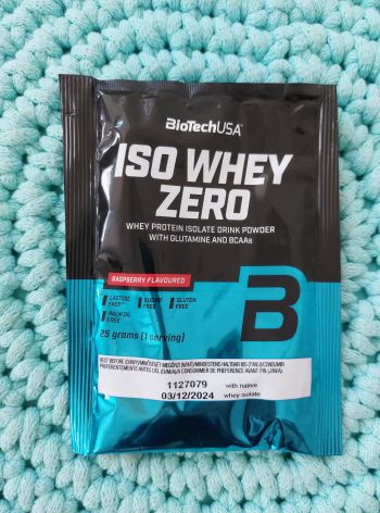 Proteinový prášek Iso Whey Zero (malina) vzorek 25 g – BioTechUSA