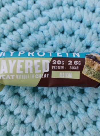 Layered protein bar MATCHA 60 g – MyProtein (SLEVA! Min. trvanlivost 11.10.2022)