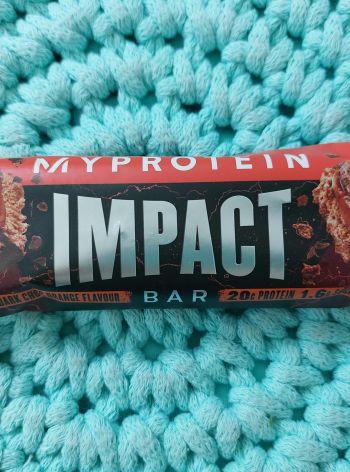 Impact proteinová tyčinka (dark chocolate&orange) 64 g – MyProtein (SLEVA! Min. trvanlivost do 03/2023)
