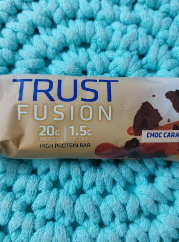 Trust Fusion proteinová tyčinka (choc caramel cookie) 55 g – USN