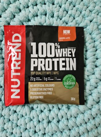100% Whey Protein 30 g vzorek (CARAMEL LATTE) – Nutrend