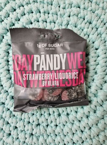 Gumové bonbónky 50 g (jahoda&lékořice) – Pandy Candy
