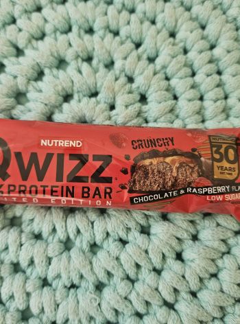 Qwizz Protein Bar 60 g (malina-čokoláda) LIMITED EDITION – Nutrend