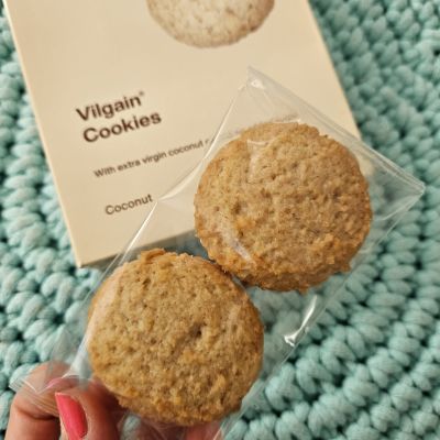 Bio sušenky bez přidaného cukru KOKOSOVÉ 135 g (v balení 4x 2 sušenky) – Vilgain
