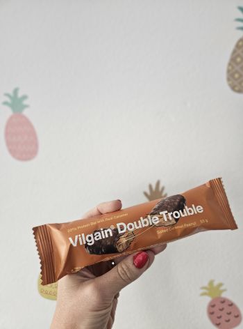 Double Trouble Protein Bar ⁠(arašídy se slaným karamelem) 55 g – Vilgain