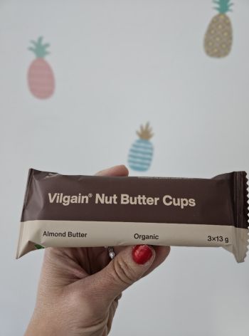 Nut Butter Cups BIO ⁠–⁠ čokoládový košíček plněný MANDLOVÝM máslem Vilgain (3x 13 g)