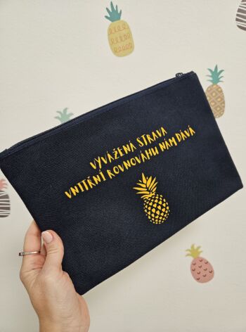 Taštička poslední záchrany VYVÁŽENÁ STRAVA VNITŘNÍ ROVNOVÁHU NÁM DÁVÁ – dark blue/orange