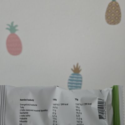 Proteinová plněná sušenka (kokosová s bílou čokoládou a plněná malinovým krémem) 75 g – Smartfuel