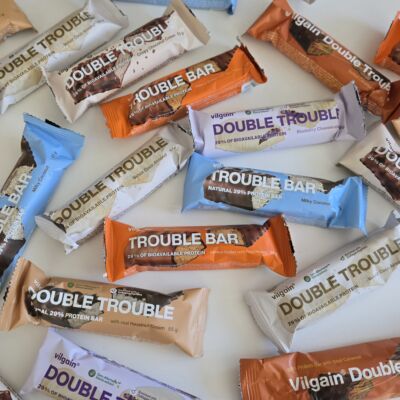 Double Trouble Protein Bar ⁠(borůvkový cheesecake) 55 g – Vilgain