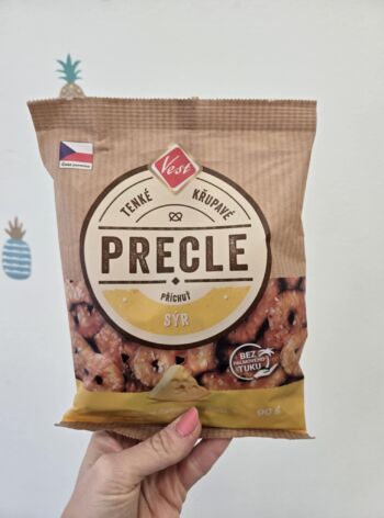 Tenké křupavé precle jako vhodnější zobka (různé příchutě) 90 g – Vest